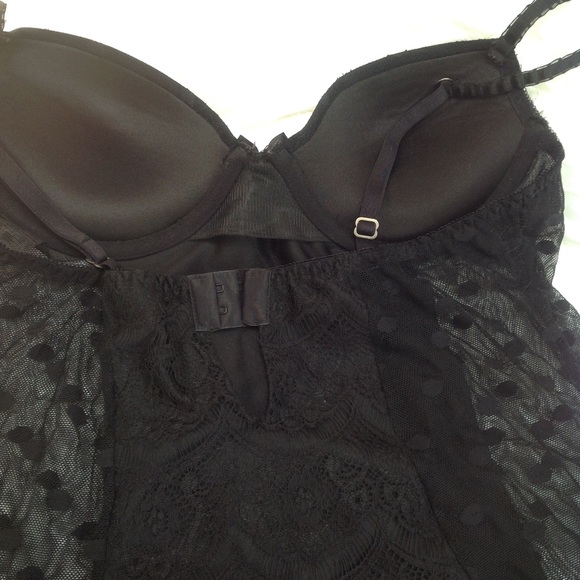 Sz M sheer black ruffled edge nightwear. Molded cups. Adjustable straps. 1piece. - Picture 2 of 5